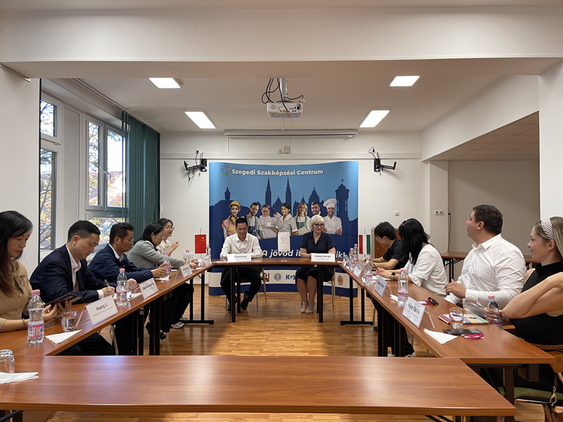 7 塞格德職業(yè)教育中心座談.jpg