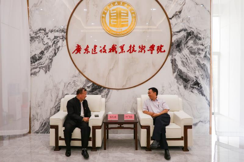 座談現(xiàn)場(chǎng).jpg