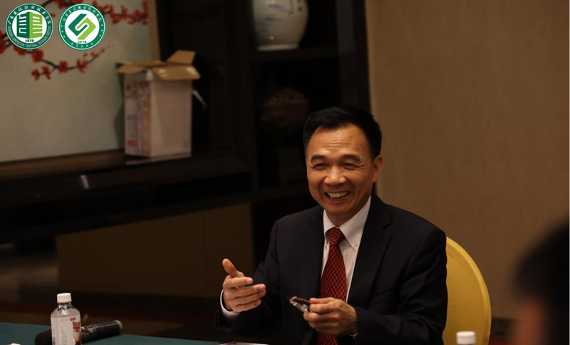 6葉飛松參加學生就業(yè)訪企拓崗座談會1_副本.png
