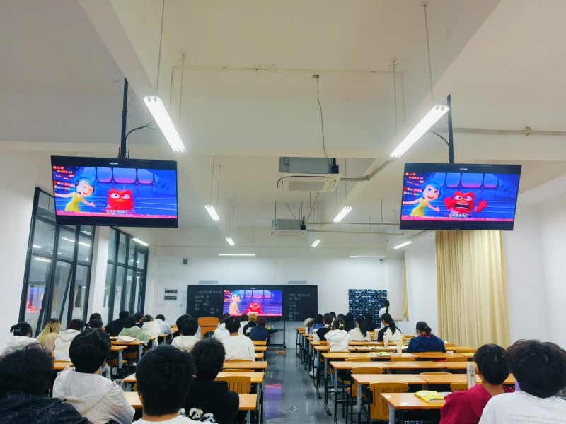 觀影現(xiàn)場 (4).jpg