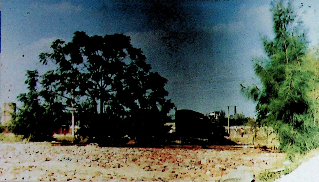 1979年，廣東省建筑工程技工學(xué)校在廣州白云區(qū)江村石馬開始辦學(xué),，原址為省一建公司預(yù)制廠,，環(huán)境簡陋，條件艱苦,。.png
