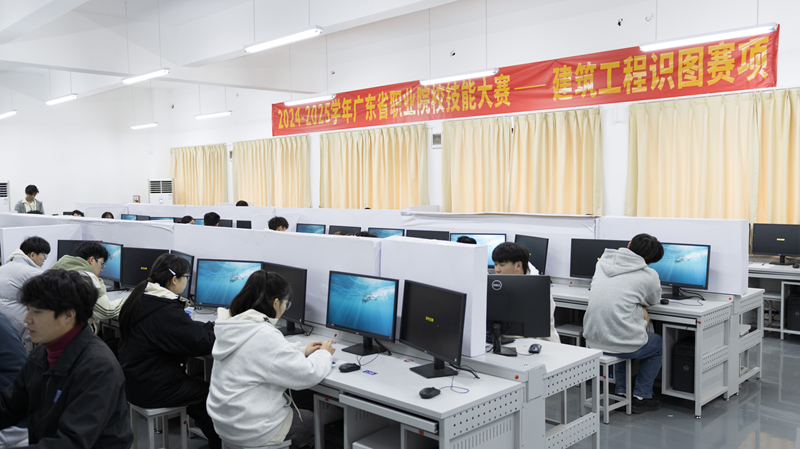 8.建筑工程識圖賽項比賽現(xiàn)場.jpg