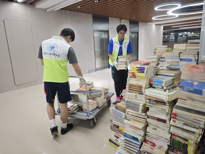 圖書搬運(yùn).jpg